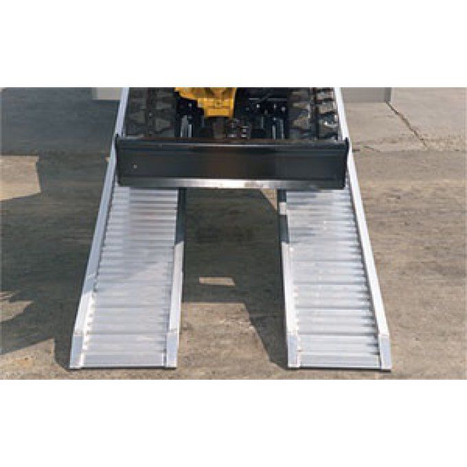 PAIRE DE RAMPES ALUMINIUM  L 3,5M x largeur utile 30CM    2700KG (avec rebords)