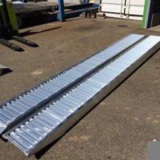PAIRE DE RAMPES ALUMINIUM   3,30M x 54CM    6800KG
