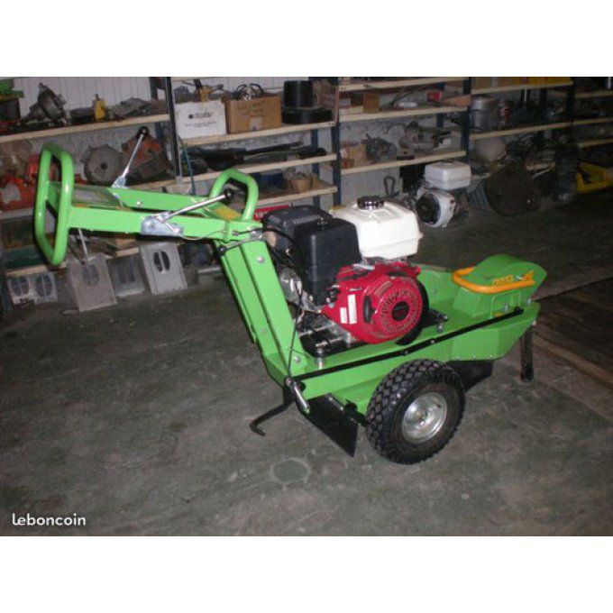 DESSOUCHEUSE ROGNEUSE DE SOUCHE  13 CV